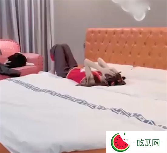 海角大神家有爱女初长成 让干女儿cos哪吒 玩法那叫一个刺激-吃瓜网