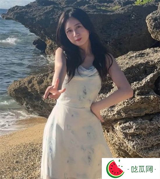 极品高颜值小网美靖昀 私密视频流出 甜美少女翘臀长腿尽显风骚魅力-吃瓜网