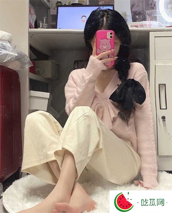 极品女大学生金主**视频流出 绒毛乳夹情趣制服风骚十足-吃瓜网
