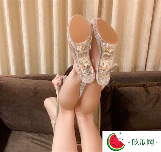 极品女大学生金主**视频流出 绒毛乳夹情趣制服风骚十足-吃瓜网
