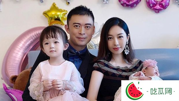 贾晓晨一家为女儿庆生表现生疏，自揭与樊少皇婚姻陷边缘