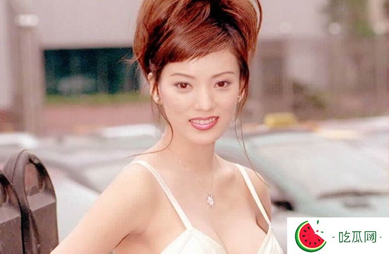 36F彭丹拍三级片被骗走光，变身政委成女強人，被质疑整容