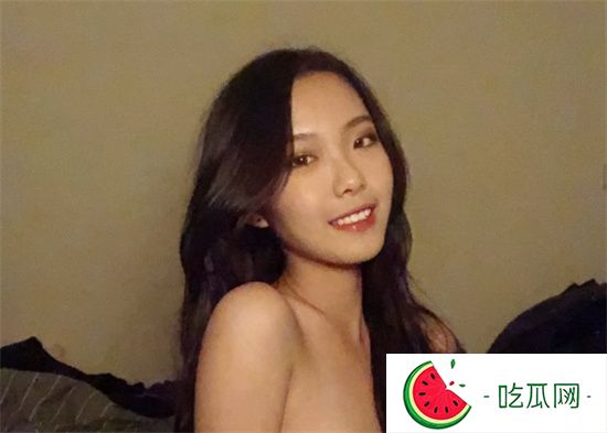 嫩模黄雅琪携手闺蜜大尺度私拍流出!身着性感内衣摆出撩人姿势-吃瓜网