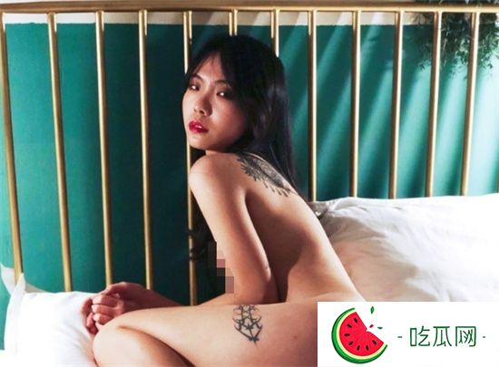 嫩模黄雅琪携手闺蜜大尺度私拍流出!身着性感内衣摆出撩人姿势-吃瓜网