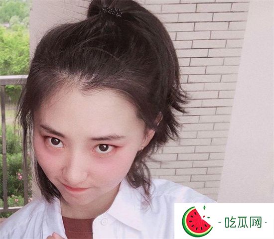 怀化女老师表面端庄背地反差 被甩后露脸约会视频被当福利流出-吃瓜网