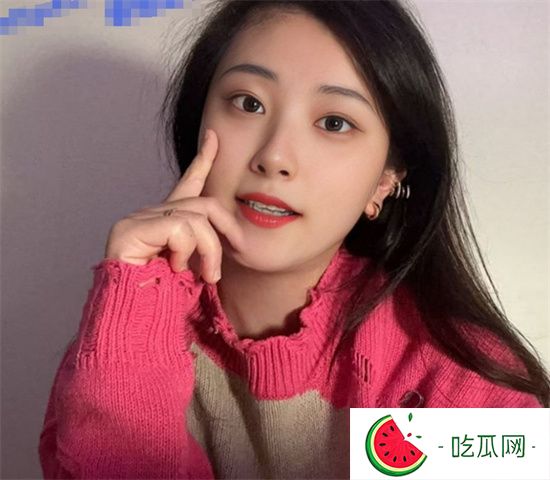 怀化女老师表面端庄背地反差 被甩后露脸约会视频被当福利流出-吃瓜网