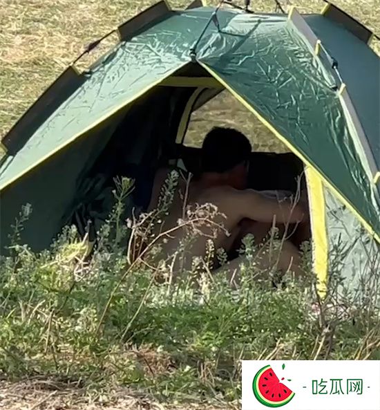 青州古城小巷 情侣野战视频爆火全网!中午在弥河帐篷打野战 还淡定与路人聊天-吃瓜网