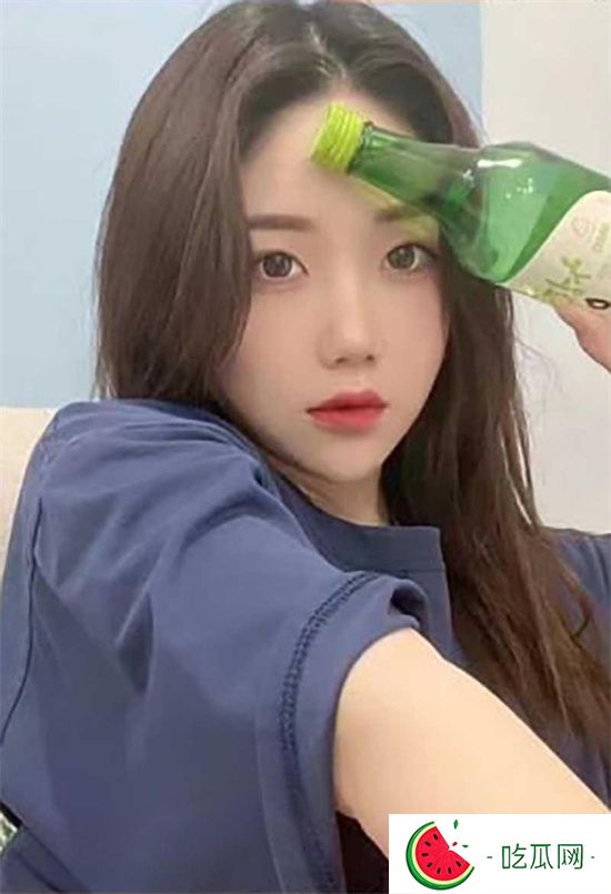 刚结婚就偷吃的绝*** 被肥胖猪男约到酒店无套输出 **视频曝光-吃瓜网