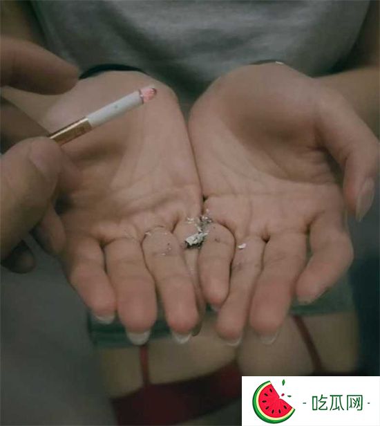 云南某大学美女研究生 被曝竟是受虐癖 栓狗链跪地爬行戴口塞视频流出!-吃瓜网