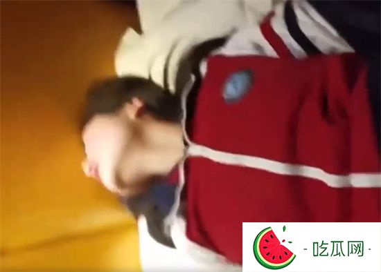 湖南岳麓某学校***劈腿下海!100一晚让无数人前仆后继 穿着校服啪啪-吃瓜网