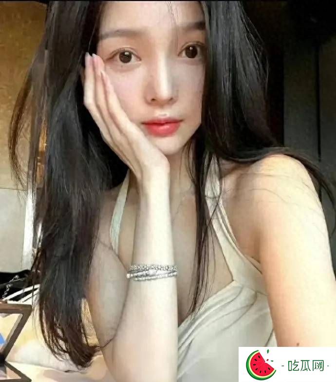 李现恋情风波升级！大量名媛风私照惹质疑，避谈绯闻强装岁月静好