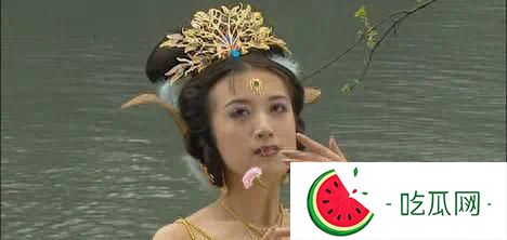 曝50岁金巧巧现身蓟县，脸瘪嘴巴歪，医美老和自然老的差距好明显