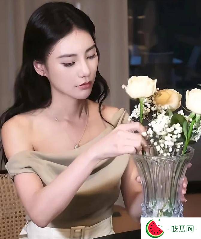 全网等S妈表态，结果她沉默了，汪小菲带筱梅秀恩爱小S却破防了！