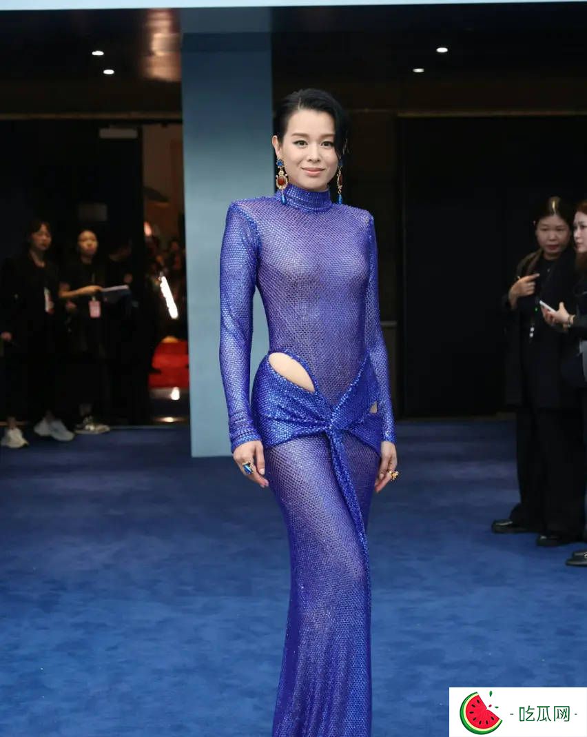 胡杏儿澄清老公夜店风波：纯属误会，同行女士的先生也在现场