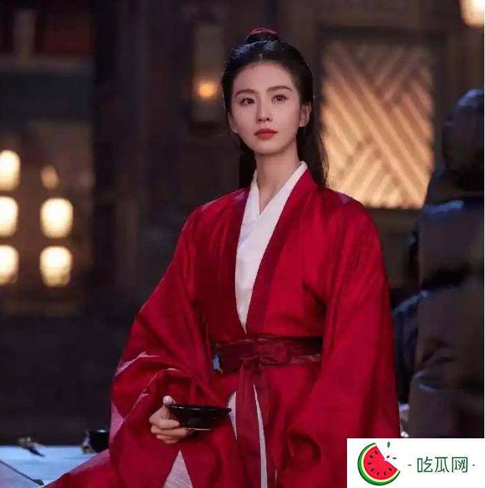 85花陨落！内娱包容的不是小鲜肉，曾经实力派的她成焦点