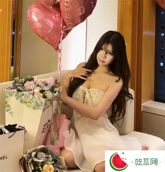 高颜值**网红私密视频流出 全程露脸劈腿 手法娴熟骚出天际-吃瓜网