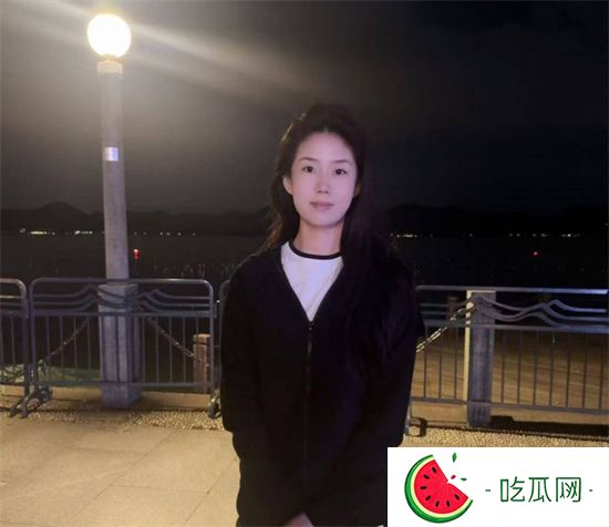 浙江杭州27岁少妇 离婚后疯狂约会 被**成极品欲女 洞口大开漆黑无比-吃瓜网