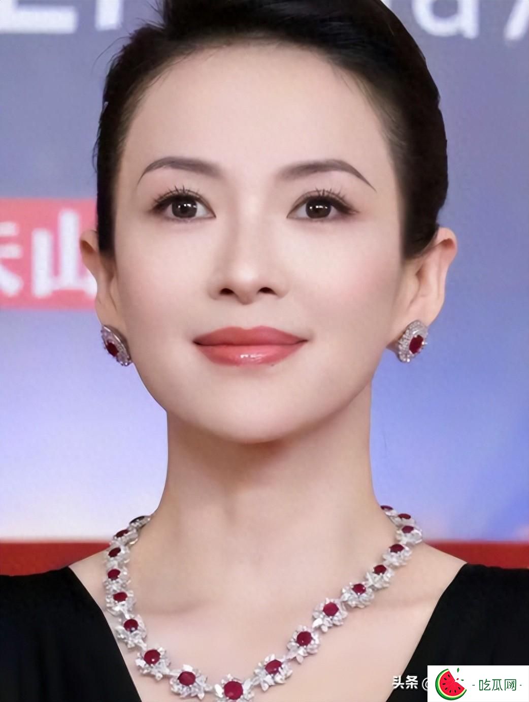 章子怡深夜发文，离婚不到两年，她和汪峰高下立判“胜负”