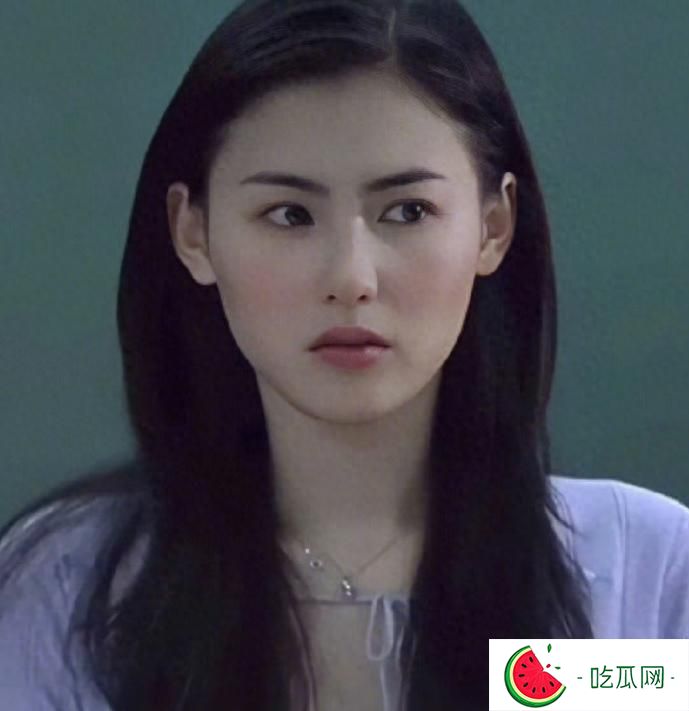 张柏芝越活越有富贵相，谢霆锋朴素现身大排档，离婚夫妻差距大