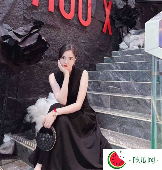 湖北荆门服装店老板娘 醉酒后误将私拍发给KTV男模 不料被曝光全网人尽皆知!-吃瓜网
