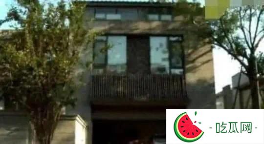 刘畊宏做客钟丽缇北京豪宅，赶饭点吃六个菜，家里有俩保姆照顾她