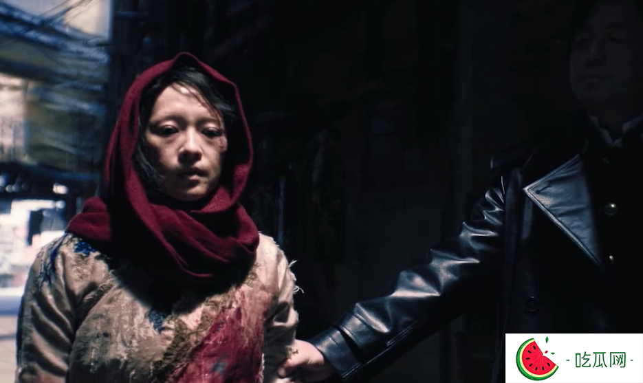 105秒！《酱园弄》全员亮相，子怡演杀夫女，拎滴血皮箱，满身血