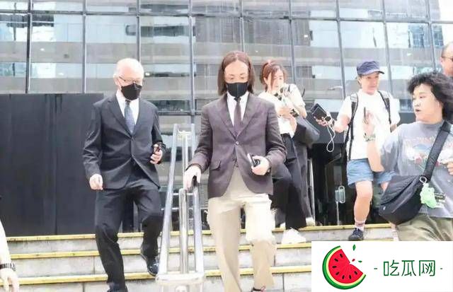 错过杨千嬅阿Sa后，郑中基与妻子闹上法庭，相爱13年，难体面收场