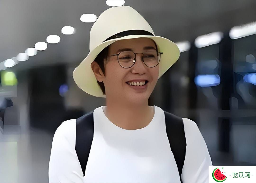 英国偶遇蒋雯丽，眼神衰败身材消瘦，曾经女神为何如此改变？
