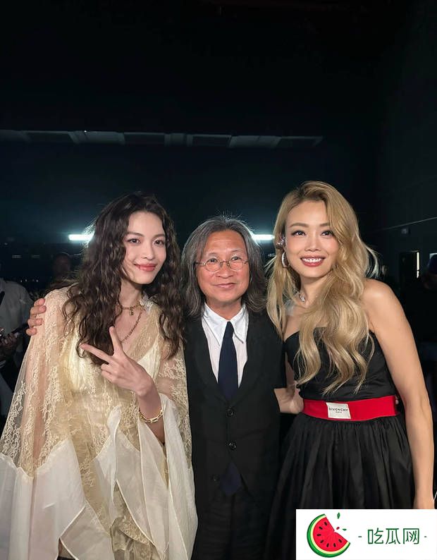 钟楚曦晒“近期幕后记录”！与陈可辛容祖儿同框笑出感染力
