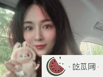 王晓晨被偶遇，双手无名指都没戴戒指，脸好肿真没以前漂亮了