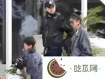 41岁佟丽娅和陈思诚北京现身！合体带娃过六一，离婚后处成家人