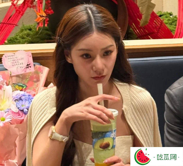 马筱梅生图撞脸S妈，网友感叹好像母女，业内呼吁汪小菲珍惜女方