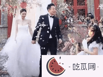 汪小菲为孩子改变许多，父亲节一家四口逛街很幸福，霖霖晒黑不少