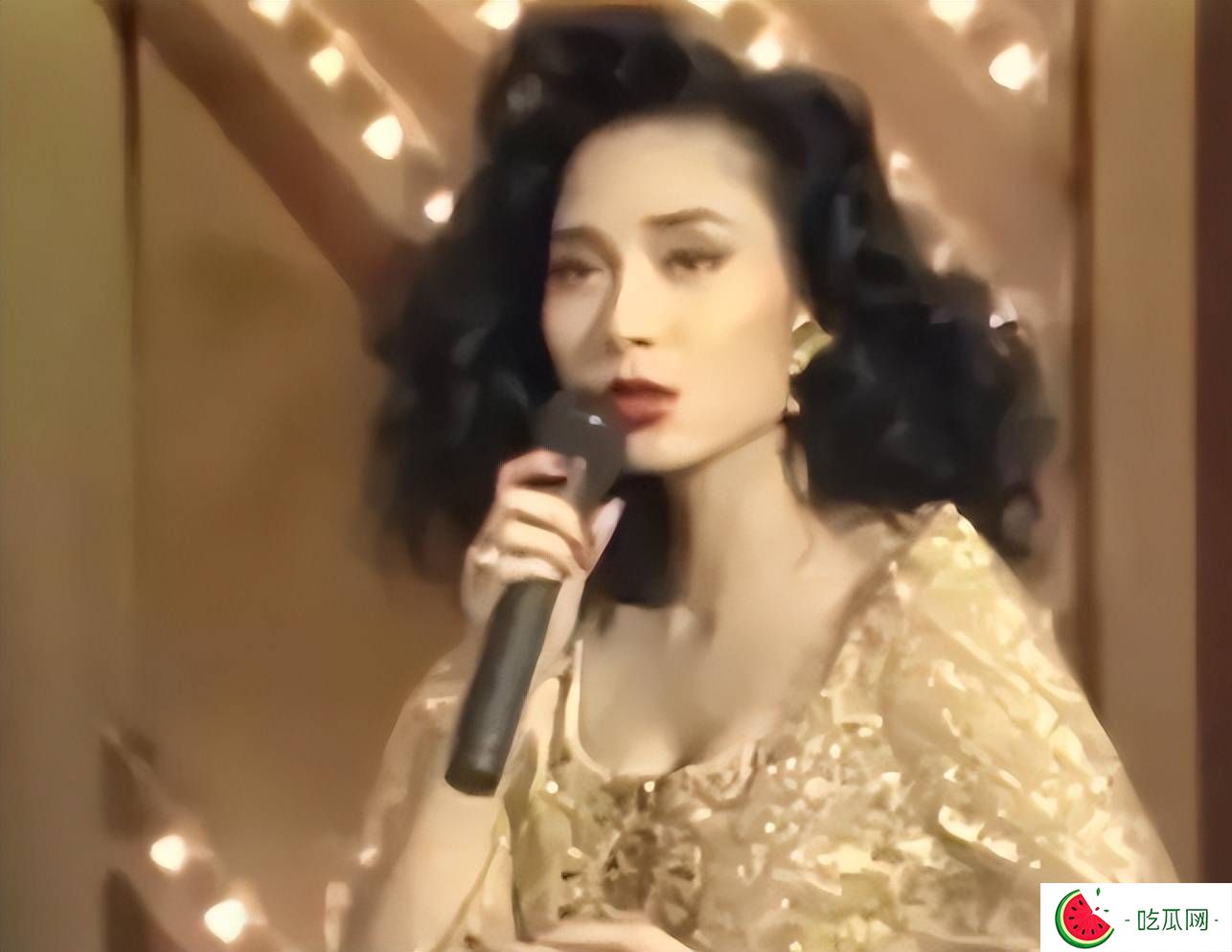 我自己就是豪门，三次拒绝富豪追求，最穷港姐逆袭人生