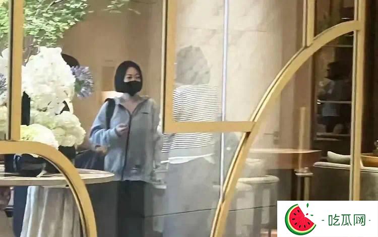小S现身韩国，具俊晔老家，包裹严实状态差，此行目的引猜测