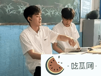 张翰40岁扮高中生引争议，网友：像复读了十多年