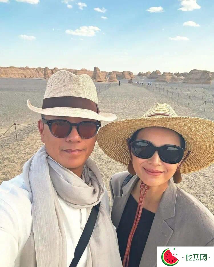 胡杏儿为二儿子庆祝6岁生日，和老公李乘德同框，打破婚变传闻