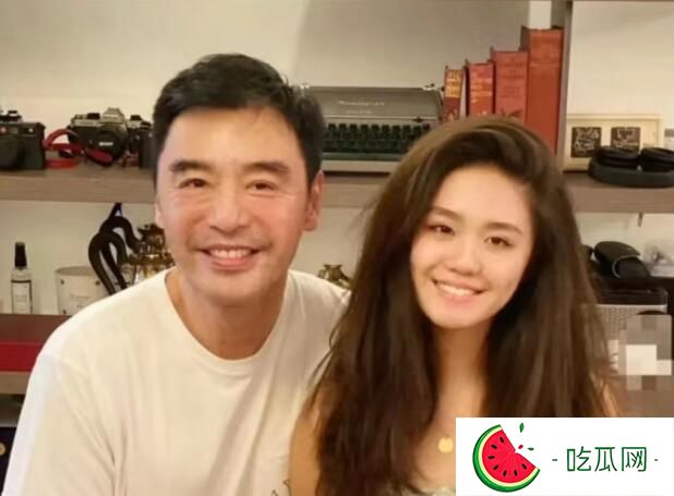 钟镇涛庆祝女儿考上北电研究生：永远为她骄傲
