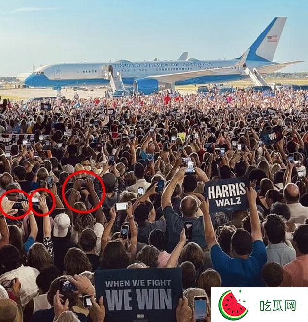 部分网民指称人群中人们的手和手指，似乎扭曲了。网图