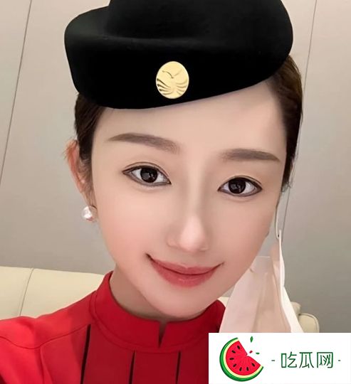 极品空姐天使面庞魔鬼身材 私生活却令人瞠目结舌