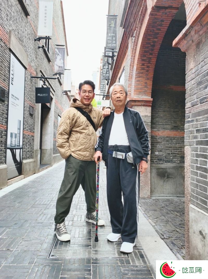 有网民指林父像「香港四大才子」之一的蔡澜。