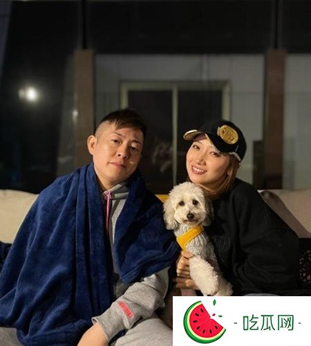 加美杏奈和老公志户哲也。