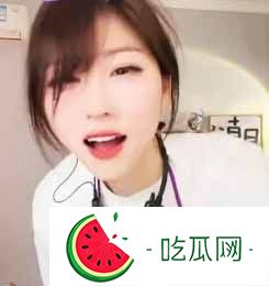 旭旭宝宝直播间趣事多：与粉丝互动欢乐，连麦女主播cosplay引爆笑点