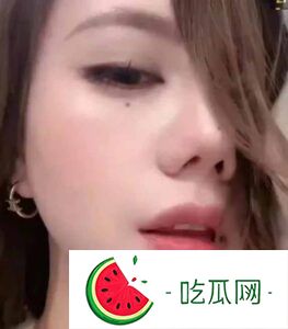 洛丽塔大姐新尝试：跳舞惊艳众人，颜值依旧在线！
