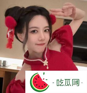 骆歆小号直播秀美照，老爸意外入镜显年轻