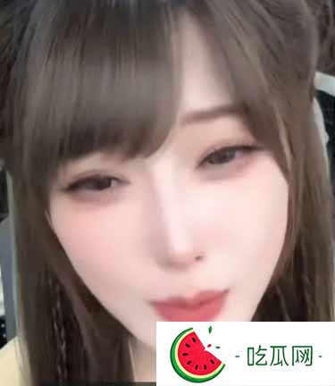 张大仙停播竟与女解说有关？琪琪直播否认恋情，一句“如果是”引人遐想！