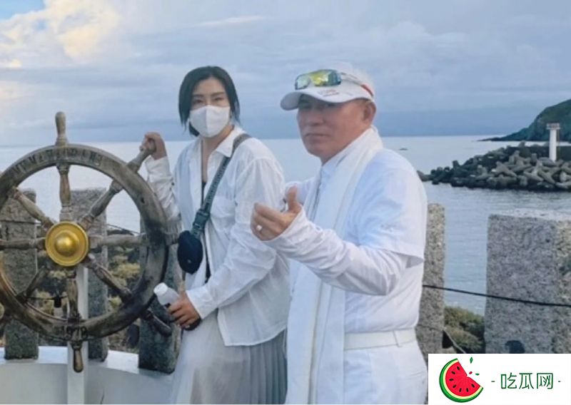 戴上口罩的王祖贤充满仙气。