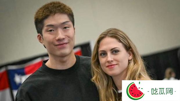 张家朗曾贴出与Solène Butruille的合照。
