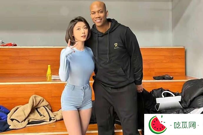 聂小雨黑色皮衣3分25秒吃鸡视频哪里可以看？多人运动是什么内容？