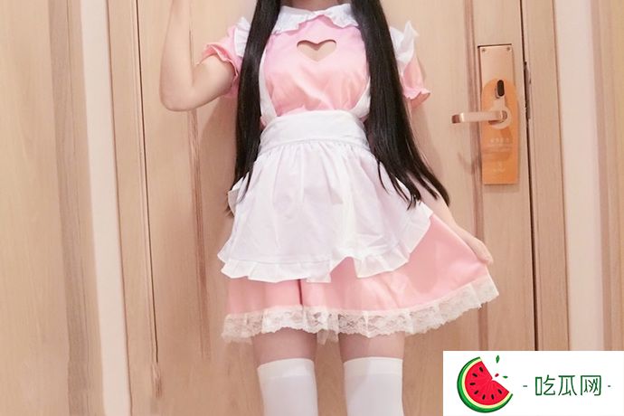 萌白酱甜味弥漫的旗袍半开襟究竟有怎样的魔力?